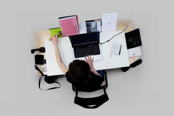 Bureau design blanc 2 tiroirs, etc etc (EMKO) – Image 3